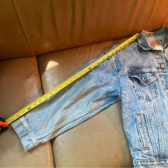 Vintage Levi’s Denim Trucker jacket made in the USA blue denim blue Jean 70s 80s - Picture 9 of 13